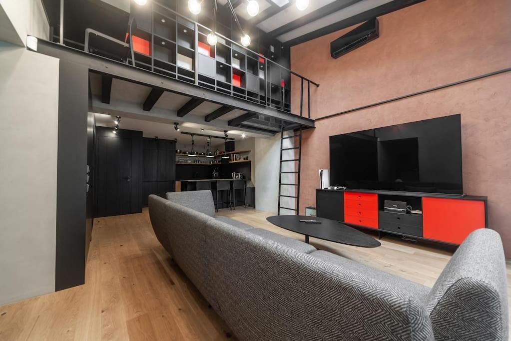 3 Storey Apartment With A Character And A Terrace Riga Exteriör bild