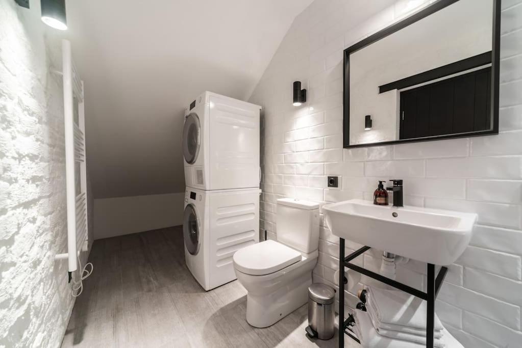 3 Storey Apartment With A Character And A Terrace Riga Exteriör bild